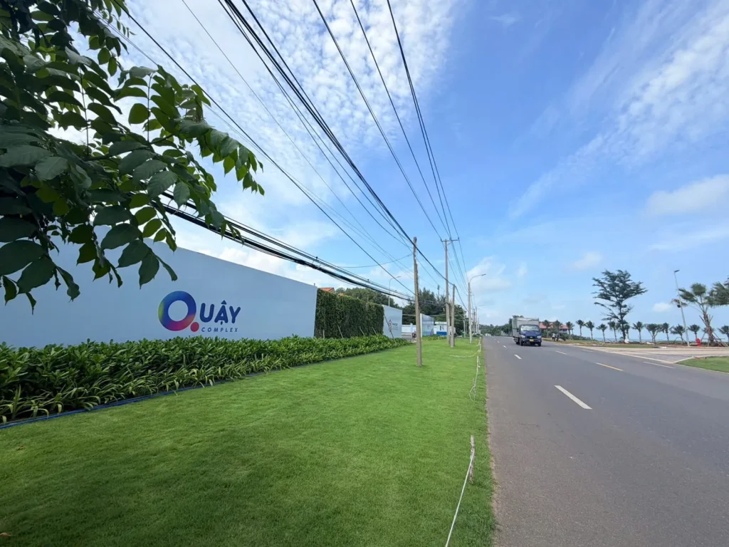 Ảnh thực tế Q Topia Phước Hải – Đường tiếp cận và hàng rào khu vực Q Topia